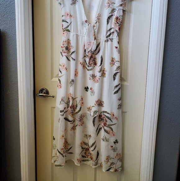 Dress - Picture 2 of 4